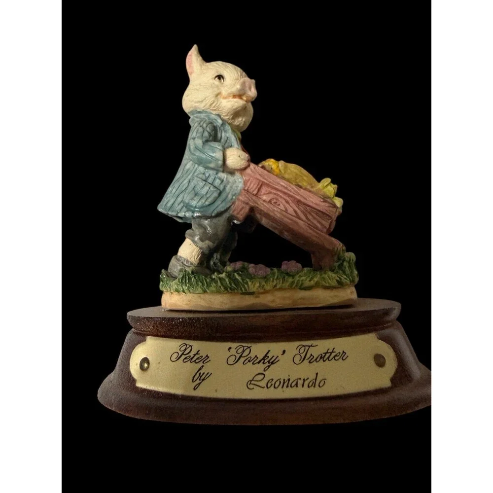 Peter Porky Trotter Leonardo Figurine Pig Resin Statue Wood Base Vintage Collect